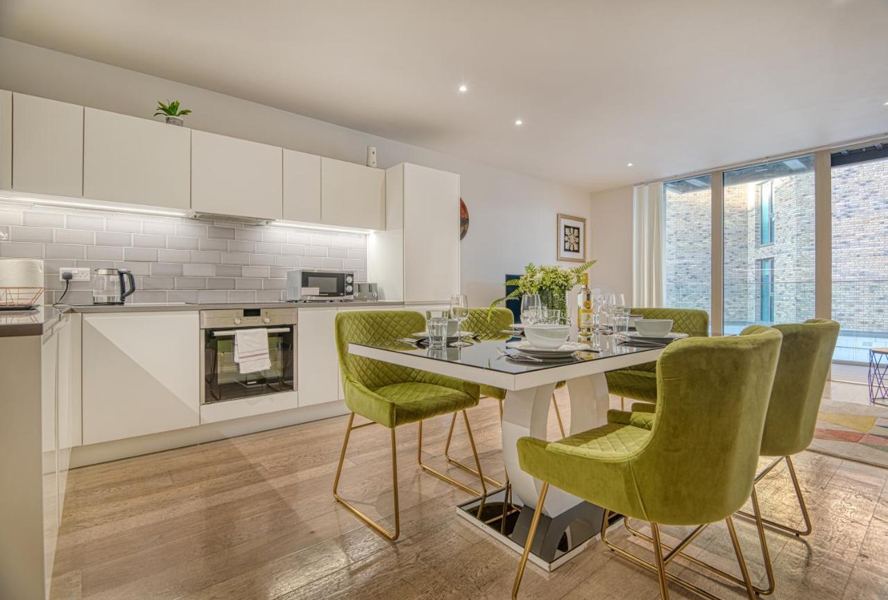 Austin David Apartments Royal Wharf London Eksteriør billede