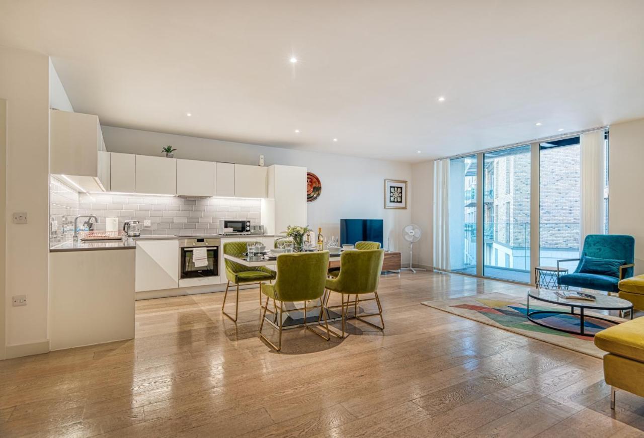 Austin David Apartments Royal Wharf London Eksteriør billede