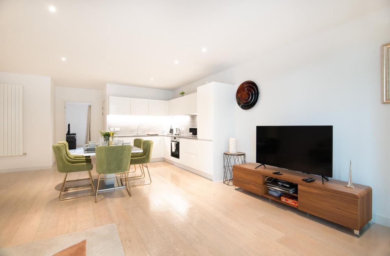 Austin David Apartments Royal Wharf London Eksteriør billede